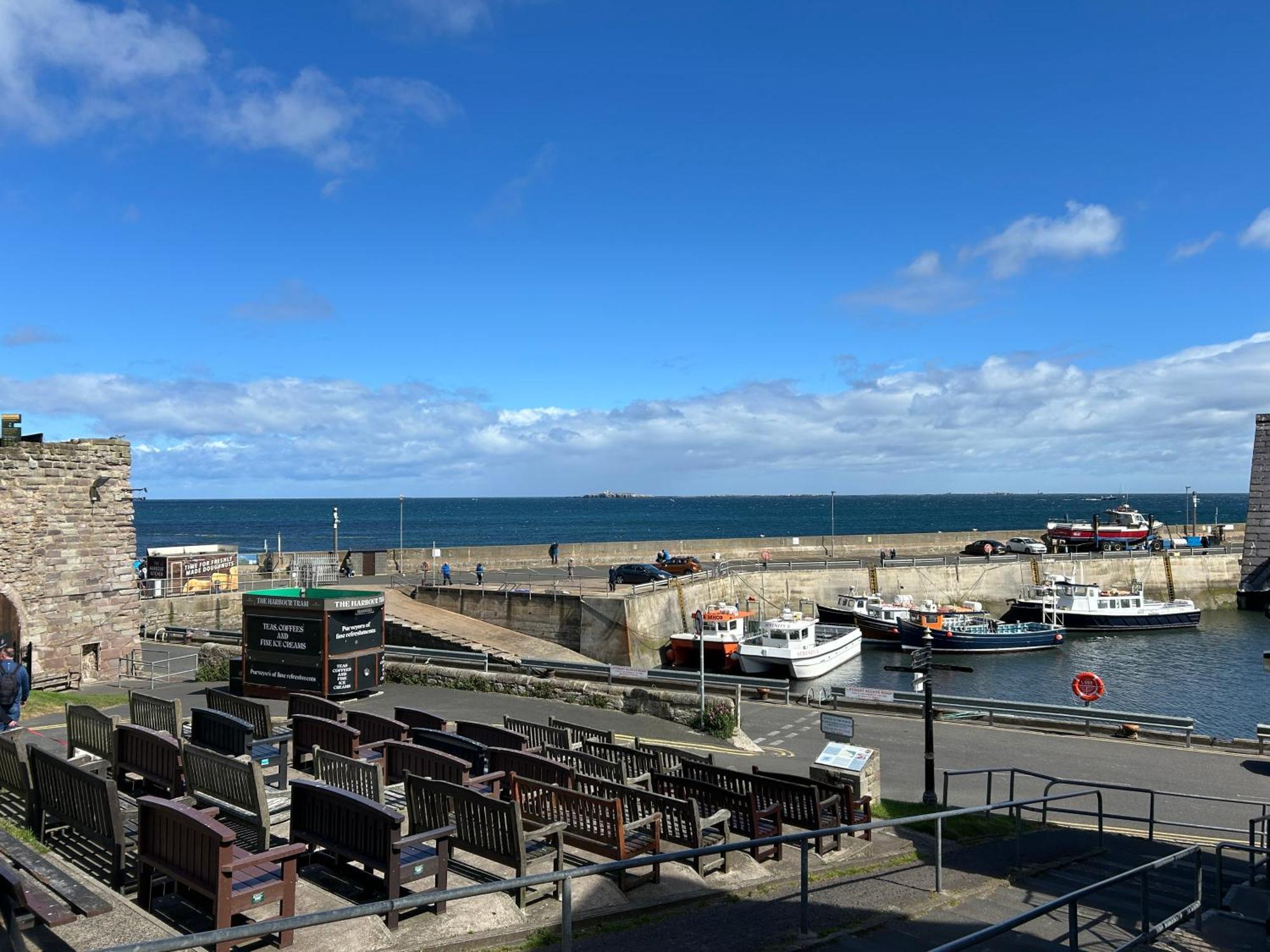 Chandlers Bnb Seahouses Exterior photo